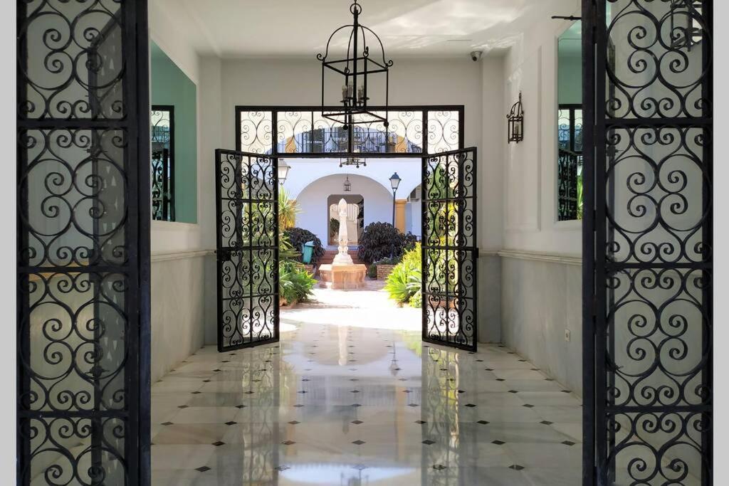 Dona Carlota Gardens, Sea Views, Pool, Restaurant Appartement Torremolinos Buitenkant foto